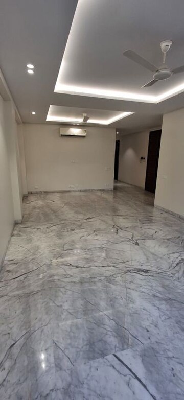 Room in 3 BHK Builder Floor at Saket – for Rent