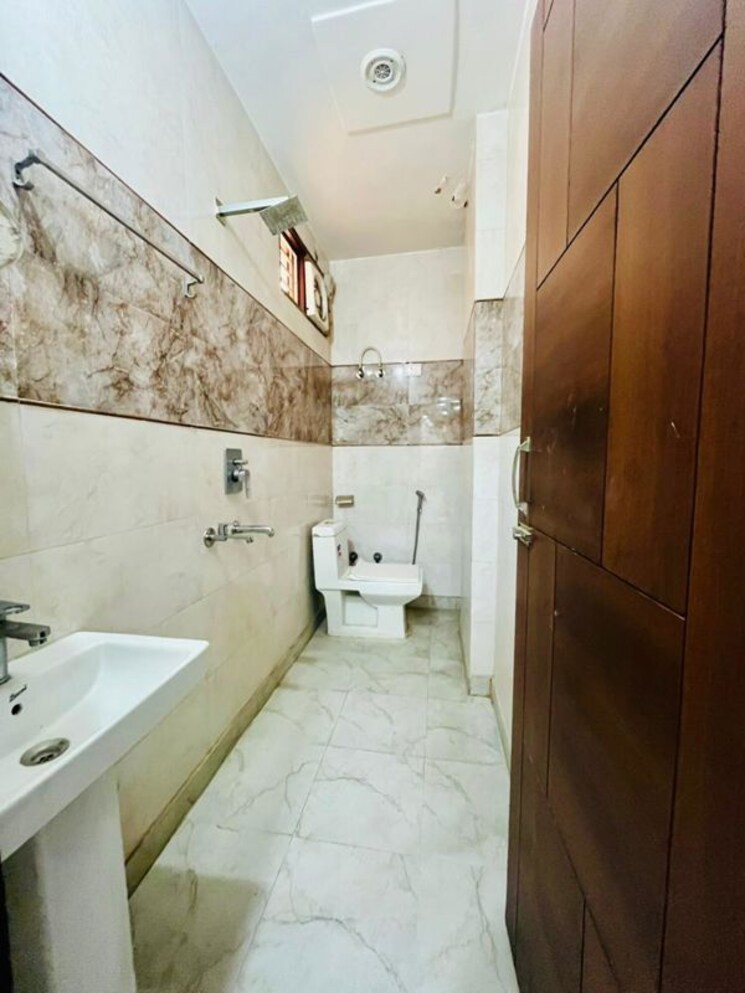 Bathroom, mansa ram park 2 Bedroom 720 Sq.Ft. Builder Floor In Mansa Ram Park Delhi 9922797