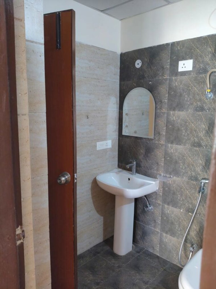 Bathroom, rps-auria 3 Bedroom 1565 Sq.Ft. Apartment In Sector 88 Faridabad 9922798