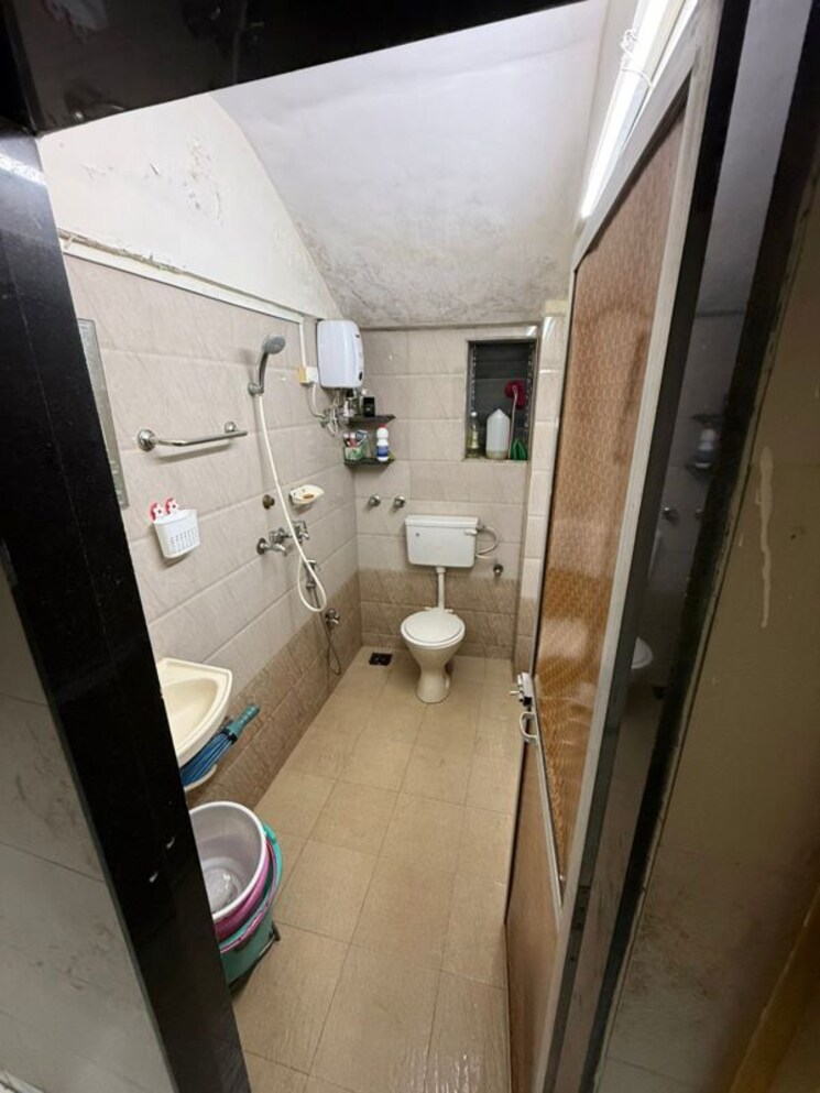 Bathroom, kalpataru-immensa 1 Bedroom 450 Sq.Ft. Apartment In Kolshet Road Thane 9922804