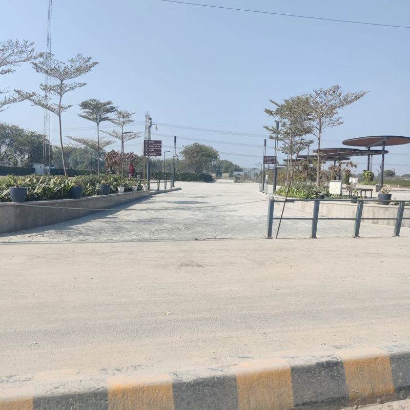 700 Sq.Yd. Land in Sector 113