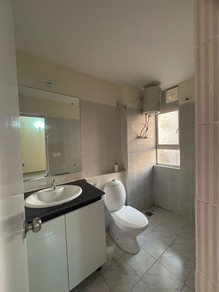 Bathroom, sare-petioles 3 Bedroom 1530 Sq.Ft. Apartment In Sector 92 Gurgaon 9750443
