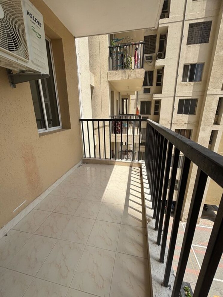 Balcony, sare-petioles 3 Bedroom 1530 Sq.Ft. Apartment In Sector 92 Gurgaon 9750443