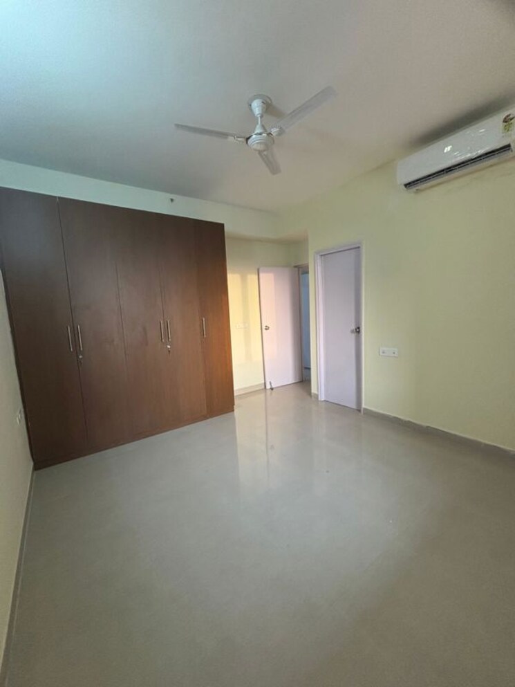 Room, sare-petioles 3 Bedroom 1530 Sq.Ft. Apartment In Sector 92 Gurgaon 9750443