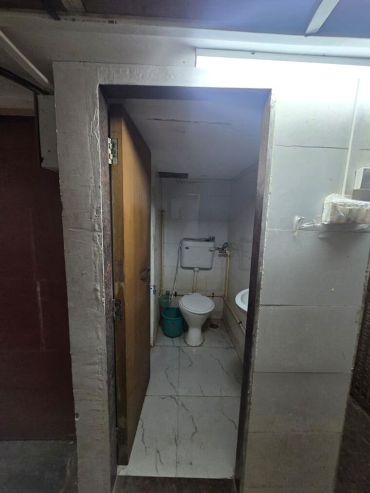 undefined, laxmi-industrial-estate Commercial Showroom 2000 Sq.Ft. In Andheri West Mumbai 9922855