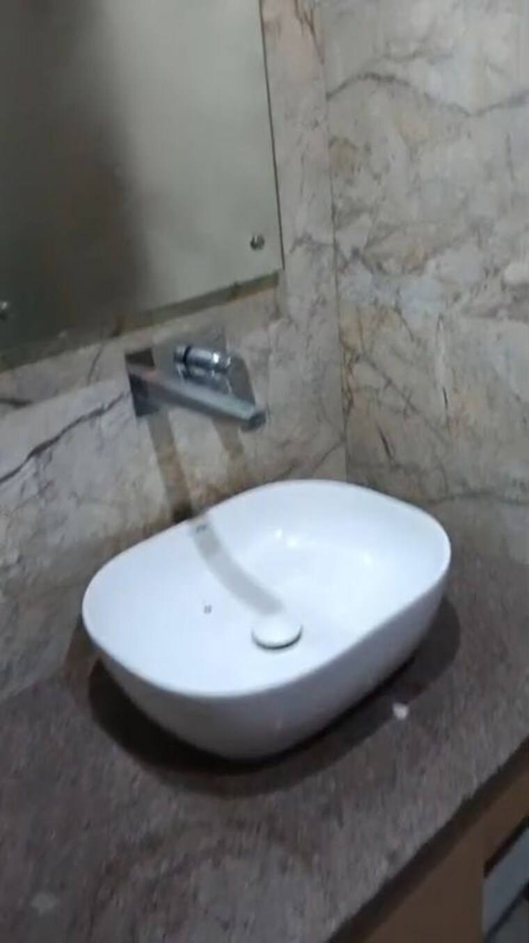 Bathroom, sector 89 3 Bedroom 1500 Sq.Ft. Builder Floor In Sector 89 Faridabad 9922884