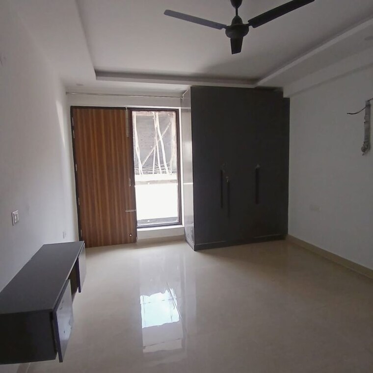 Room, sector 23 3.5 Bedroom 2580 Sq.Ft. Builder Floor In Sector 23 Gurgaon 9922885