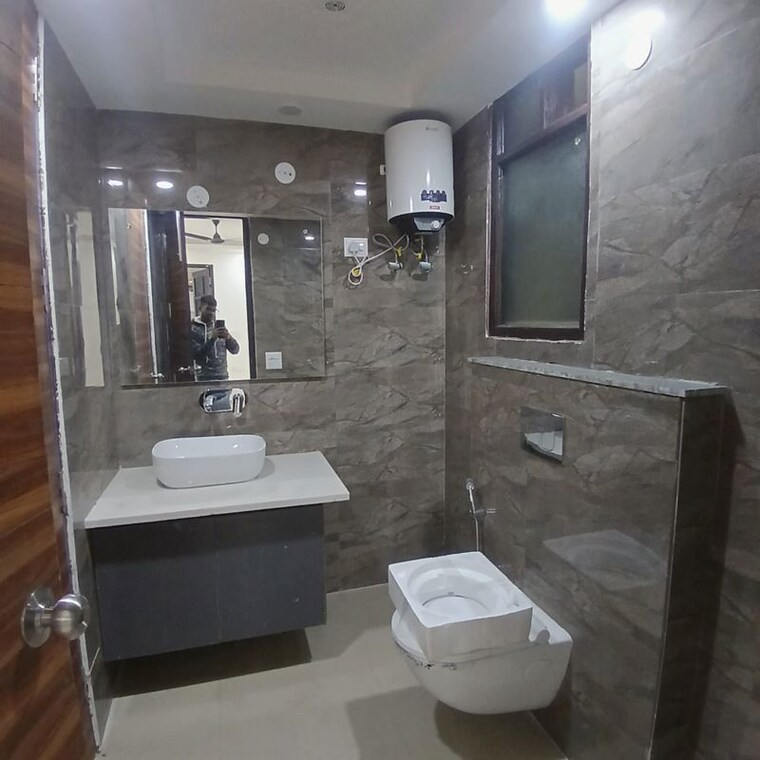 Bathroom, sector 23 3.5 Bedroom 2580 Sq.Ft. Builder Floor In Sector 23 Gurgaon 9922885