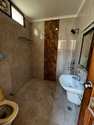 Bathroom in 2 BHK Builder Floor at Sector 43 – for Rent