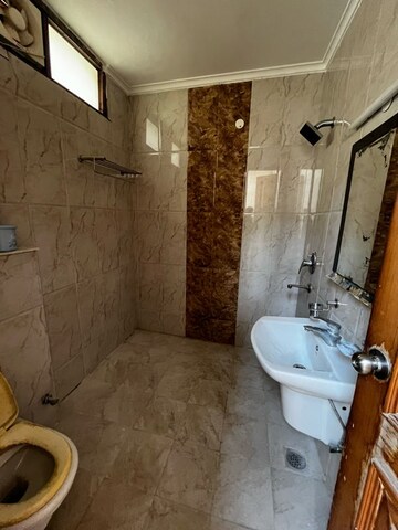 Bathroom in 2 BHK Builder Floor at Sector 43 – for Rent