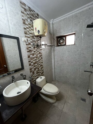 Bathroom in 2 BHK Builder Floor at Sector 43 – for Rent