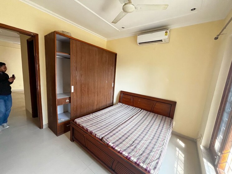 Bedroom, sector 43 2 Bedroom 1525 Sq.Ft. Builder Floor In Sector 43 Gurgaon 9922901