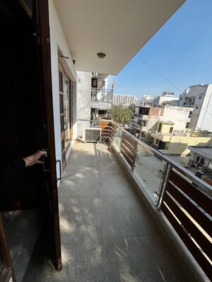 Balcony in 2 BHK Builder Floor at Sector 43 – for Rent