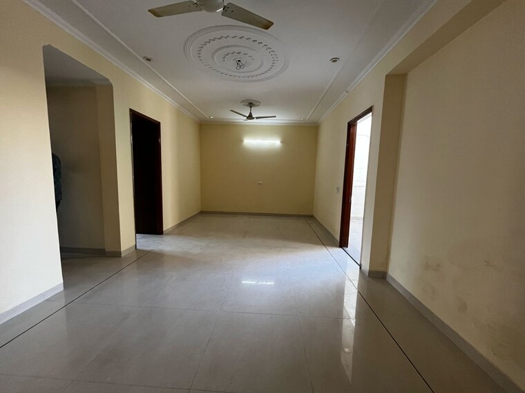 Room, sector 43 2 Bedroom 1525 Sq.Ft. Builder Floor In Sector 43 Gurgaon 9922901