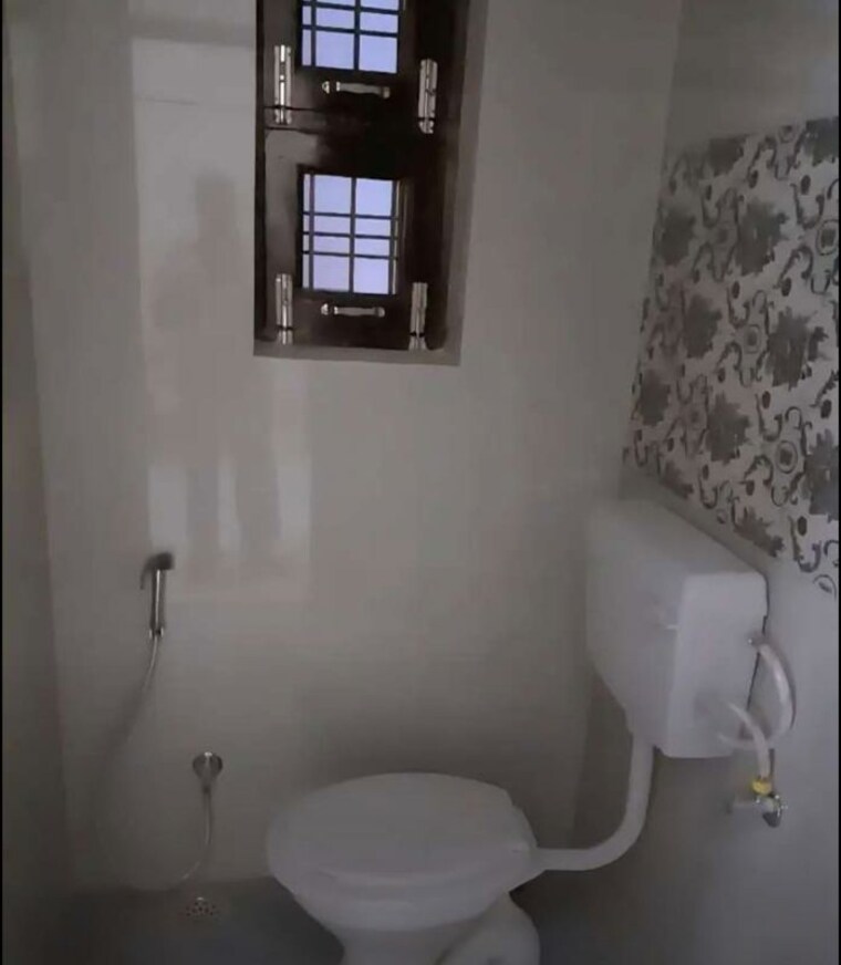 Bathroom, lalbagh 2 Bedroom 800 Sq.Ft. Independent House In Lalbagh Lucknow 9922902