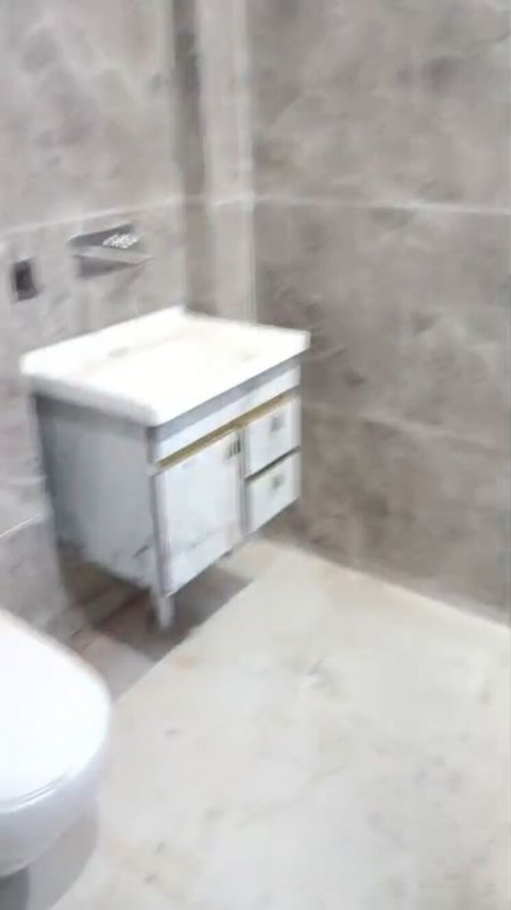 Bathroom, puri-kohinoor 3 Bedroom 180 Sq.Yd. Builder Floor In Sector 89 Faridabad 9922916