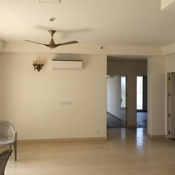Room in 3 BHK Apartment at Conscient Heritage Max, Sector 102 – for Rent