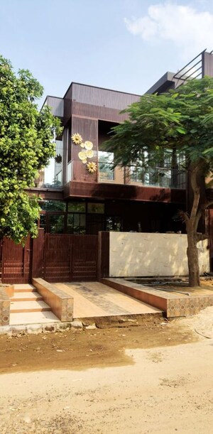 6+ BHK Independent House – Exterior View View at Omega I Greater Noida - for Sale