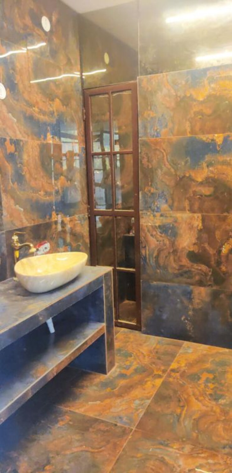 Attached Bathroom, omega i greater noida 6+ Bedroom 359 Sq.Yd. Independent House In Omega I Greater Noida Greater Noida 9922949