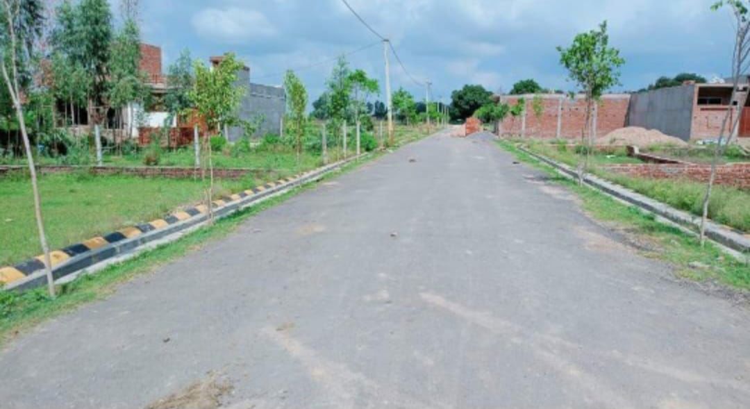 Plot For Sale in Mohanlalganj