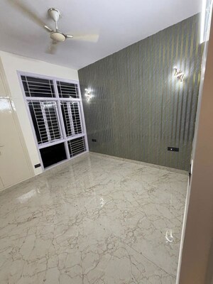 Room in 3 BHK Builder Floor at Shree Vardhman Nature Valley, Sector 70 – for Sale