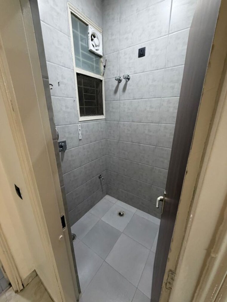 Master Bedroom, shree-vardhman-nature-valley 3 Bedroom 1395 Sq.Ft. Builder Floor In Sector 70 Gurgaon 9922982