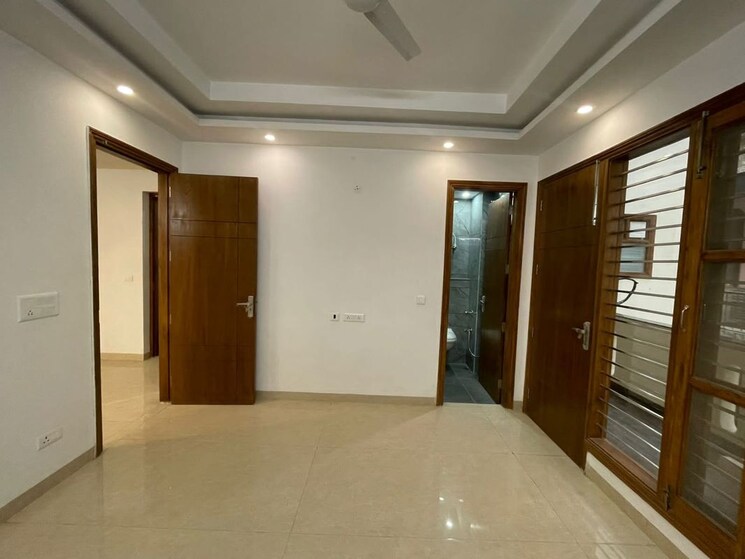 Room, bptp-eden-estate 3 Bedroom 270 Sq.Ft. Builder Floor In Sector 81 Faridabad 9922953