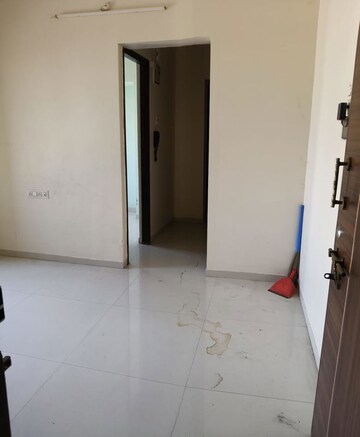 Room in 1 BHK Apartment at Soham Parijat Gardens, Ghodbunder Road – for Rent