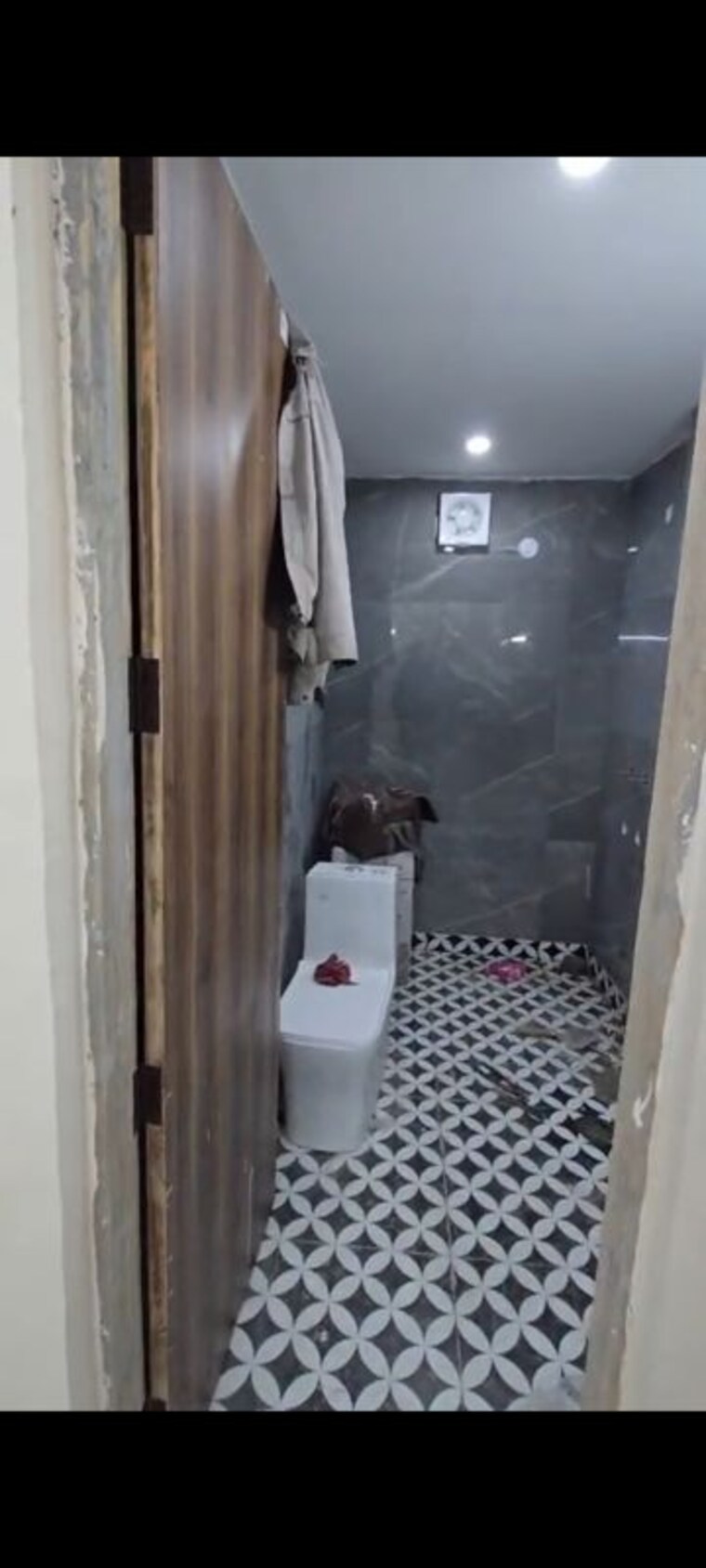 Bathroom, amar colony 1.5 Bedroom 450 Sq.Ft. Apartment In Amar Colony Delhi 9923043