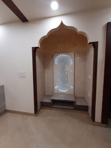 Furnished Amenities in 3 BHK Builder Floor at Amolik Aster Woods, Sector 98 – for Sale