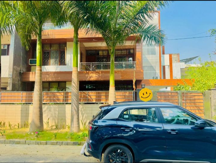 6+ BHK + Pooja Room,Servant Room,Study Room,Extra Room Independent House For Sale in Sigma I Greater Noida