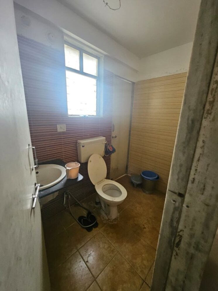 Bathroom, r-euphoria-apartments 2.5 Bedroom 1075 Sq.Ft. Apartment In Kondhwa Pune 9923081