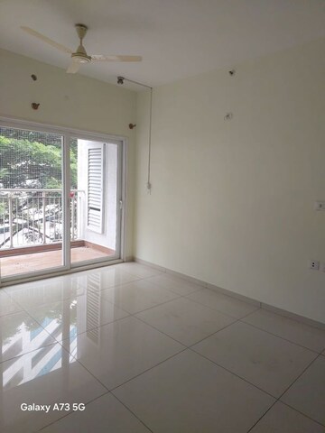 Room in 2.5 BHK Apartment at L&T Raintree Boulevard, Hebbal – for Rent