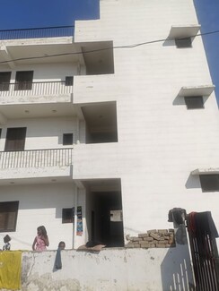 6+ BHK + Study Room Independent House For Sale in Kasna Industrial Area