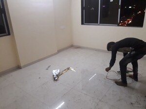 Room in 2 BHK Apartment at Ameet Tower, Chembur – for Sale