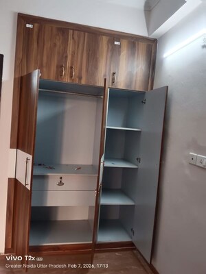 Furnished Amenities in 2 BHK Apartment at Amrapali Golf Homes, Sector 4 Greater Noida – for Rent