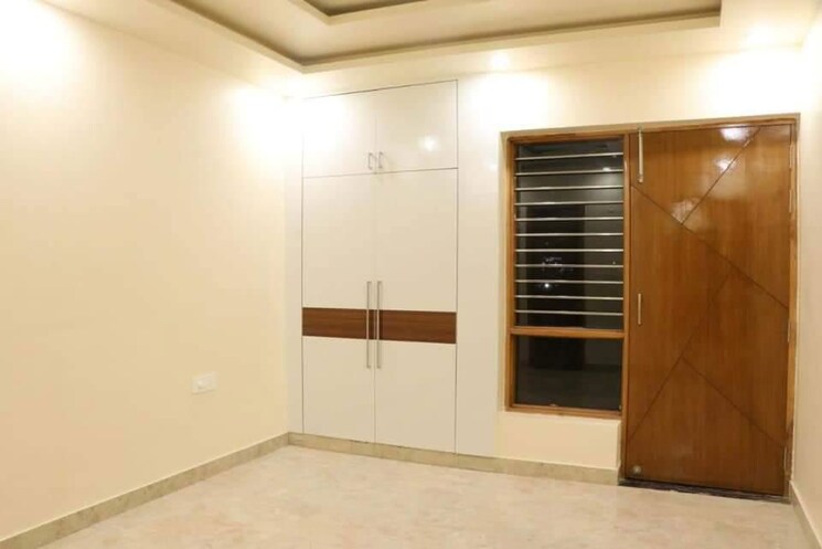 Room, amolik-residency 2 Bedroom 120 Sq.Yd. Builder Floor In Sector 86 Faridabad 9923121