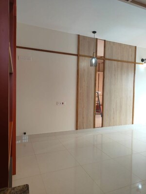 Room in 2 BHK Apartment at Prestige Finsbury Park Hyde, Bagaluru – for Rent