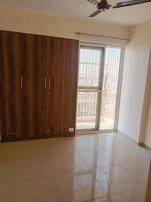 Room in 2 BHK Apartment at Wave Dream Homes, Wave City – for Rent