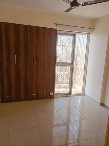 Room in 2 BHK Apartment at Wave Dream Homes, Wave City – for Rent