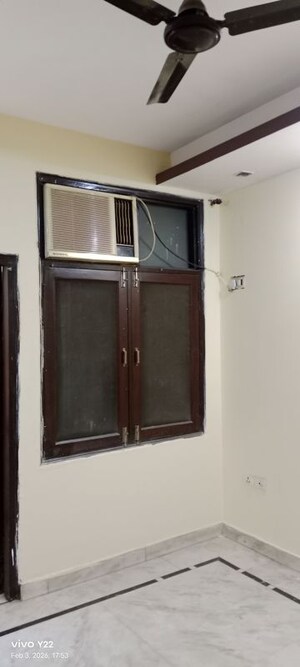 Furnished Amenities in 3 BHK Independent House at Laxmi Nagar – for Rent