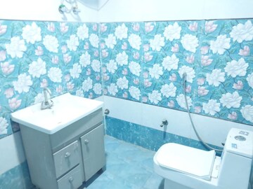 Team Area in 3 BHK Independent House at Laxmi Nagar – for Rent