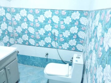 Bathroom in 3 BHK Independent House at Laxmi Nagar – for Rent