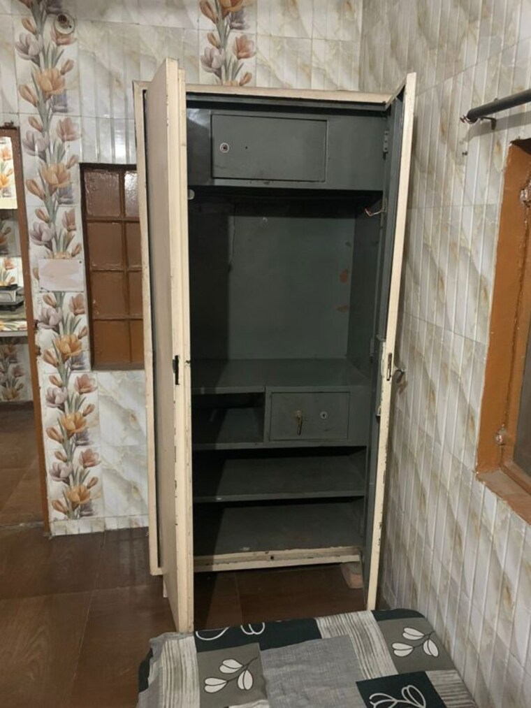 Other, janakpuri 2 Bedroom 1200 Sq.Ft. Apartment In Janakpuri Delhi 9923170