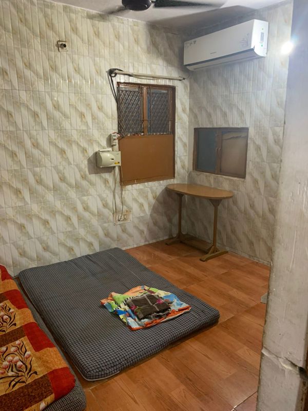 2 BHK + Pooja Room,Servant Room,Study Room,Extra Room Apartment For Rent in Janakpuri