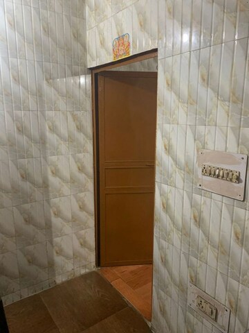 Room in 2 BHK Apartment at Janakpuri – for Rent