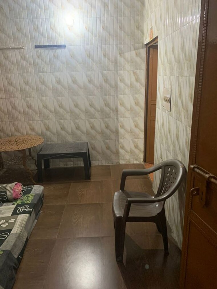 Living Room, janakpuri 2 Bedroom 1200 Sq.Ft. Apartment In Janakpuri Delhi 9923170