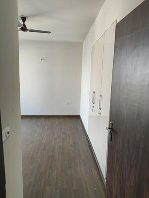 Bathroom in 3 BHK Apartment at BPTP Discovery Park, Sector 80 – for Rent