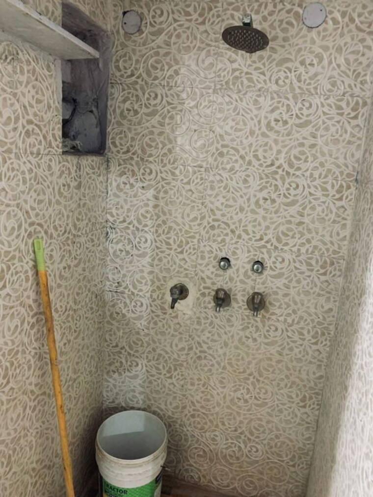 Bathroom, tilak nagar 2 Bedroom 1200 Sq.Ft. Apartment In Tilak Nagar Delhi 9923190