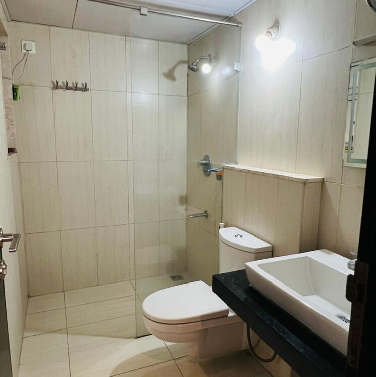 Bathroom, prestige-misty-waters 4 Bedroom 2375 Sq.Ft. Apartment In Coffee Board Layout Bangalore 9923193